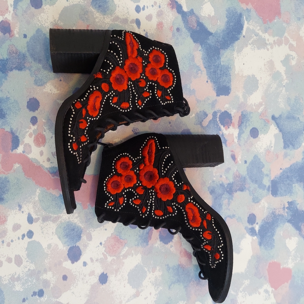 Jeffrey Cambell | RARE Cors Floral Embroidered